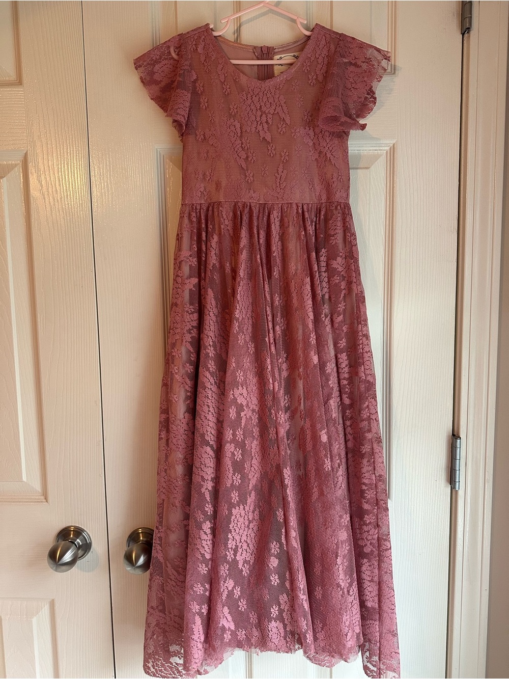 Girls' Mauve Lace Formal Dress with Flutter Sleeves